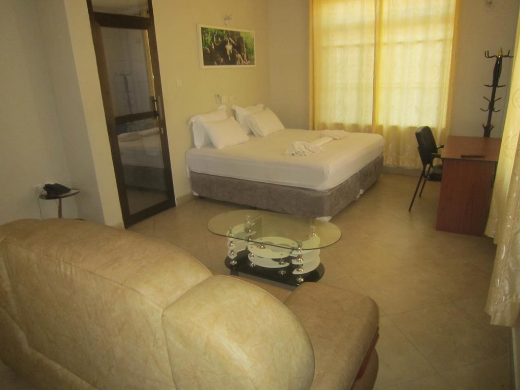 Fq Hotel Limited ดาร์เอสซาลาม ภายนอก รูปภาพ