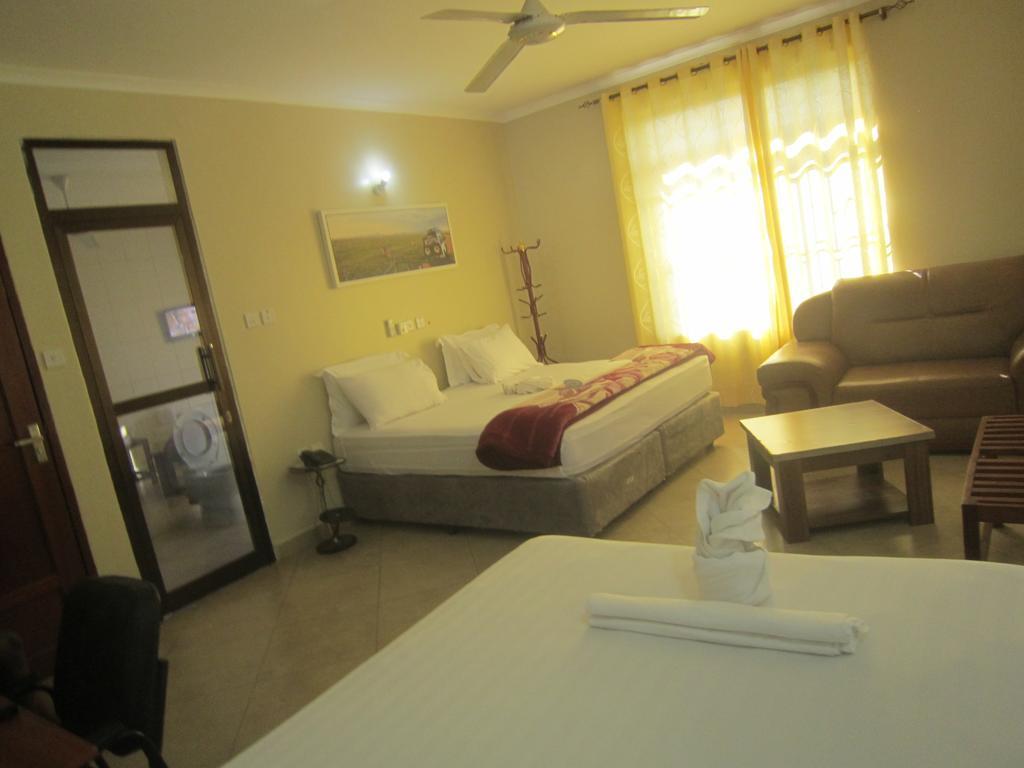 Fq Hotel Limited ดาร์เอสซาลาม ภายนอก รูปภาพ